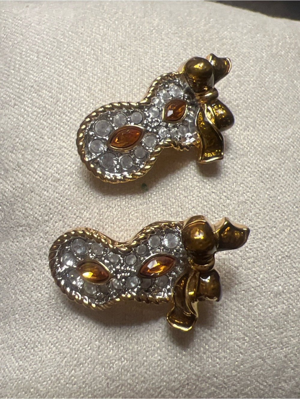 Lot of 2 VINTAGE SWAROVSKI limited edition masquerade pins